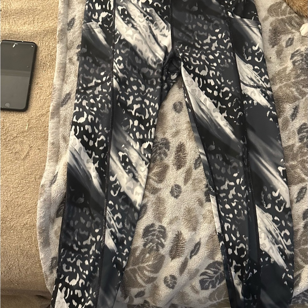 Pro Player Black And Gray Patterned Leggings - image 1